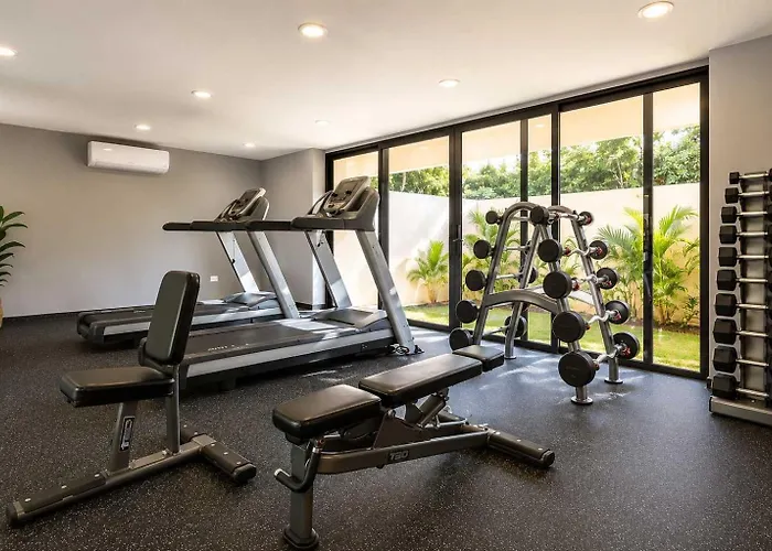 Penthouse 3br Only 1 Mile From